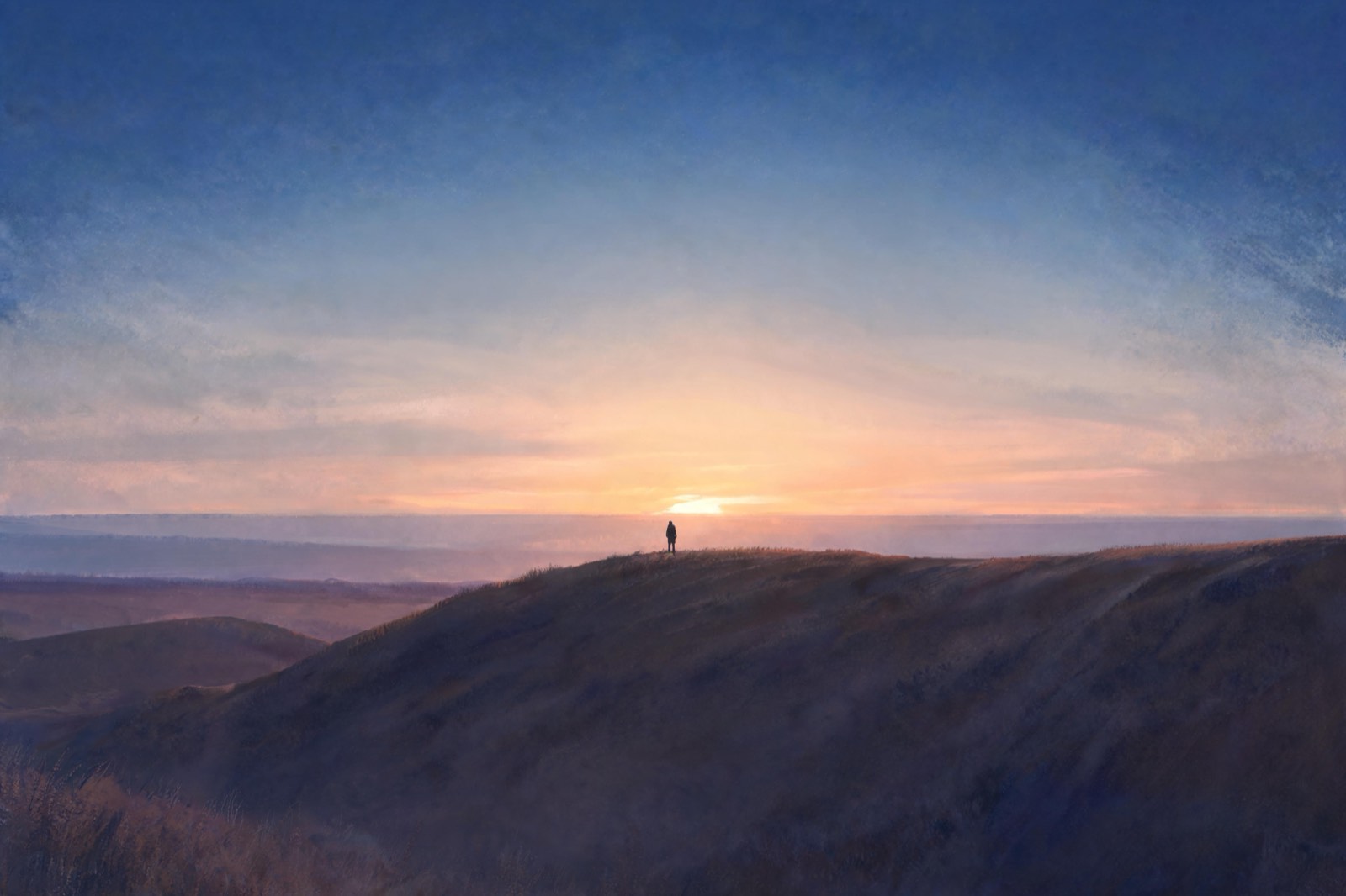 Ein einzelner Mensch steht auf einem Hügel und blickt auf den Sonnenaufgang am Horizont.